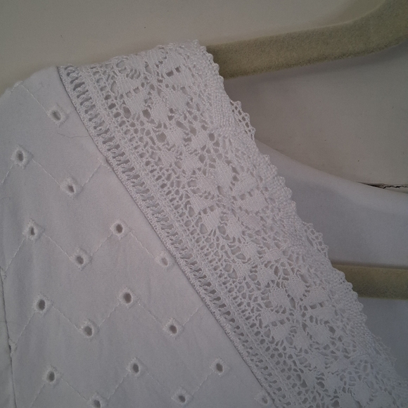 Torrid White Eyelet V-Neck Boho PeplumTop with Lace Trim - Picture 12 of 16